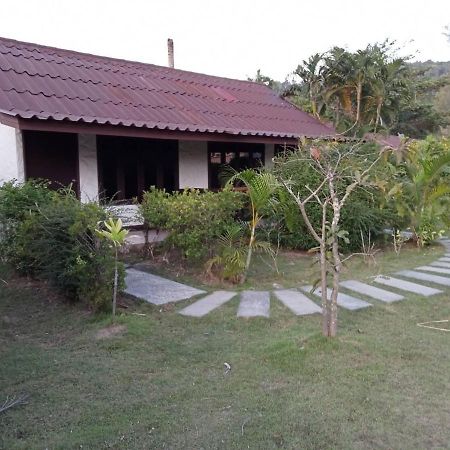 Lanta Mermaid Beach Front Resort เกาะลันตา ภายนอก รูปภาพ