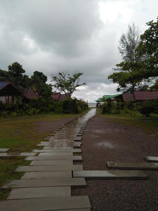 Lanta Mermaid Beach Front Resort เกาะลันตา ภายนอก รูปภาพ