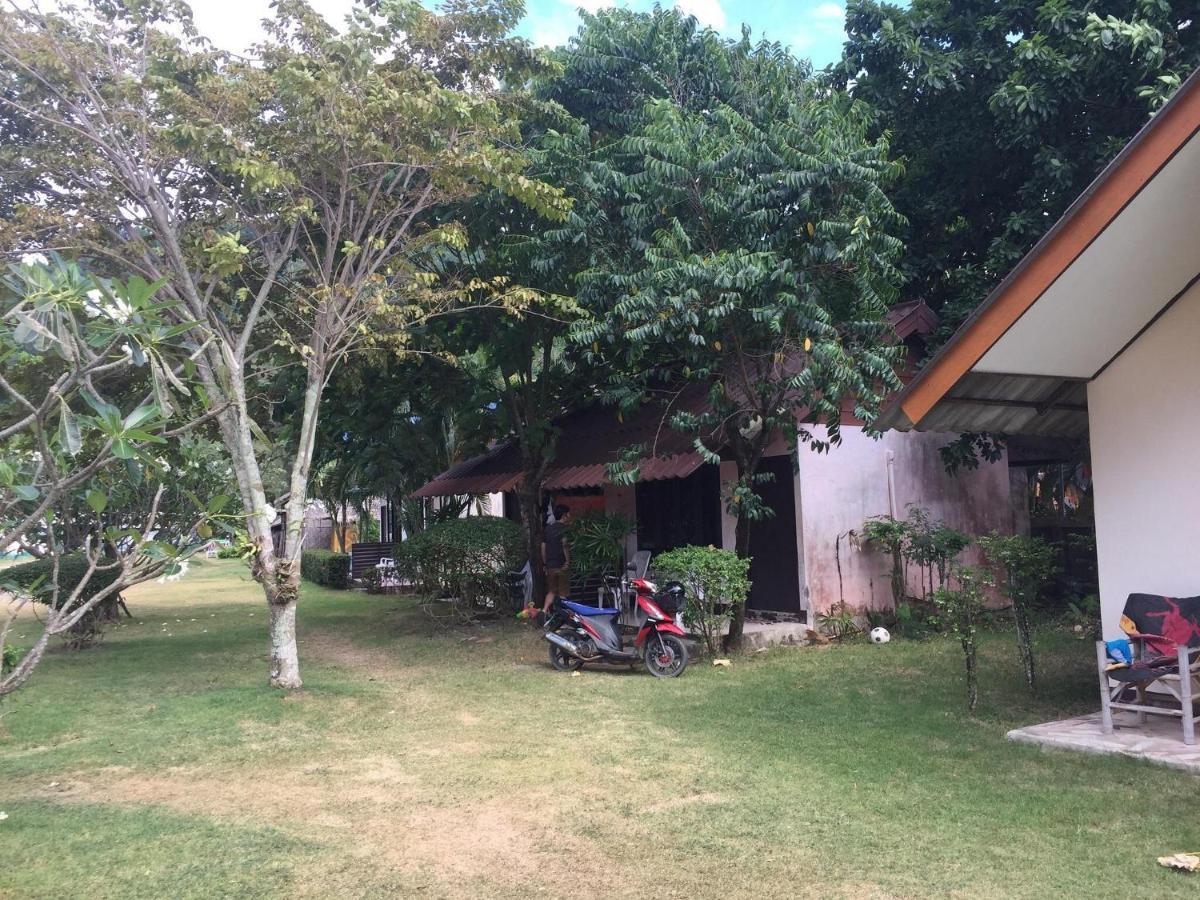 Lanta Mermaid Beach Front Resort เกาะลันตา ภายนอก รูปภาพ